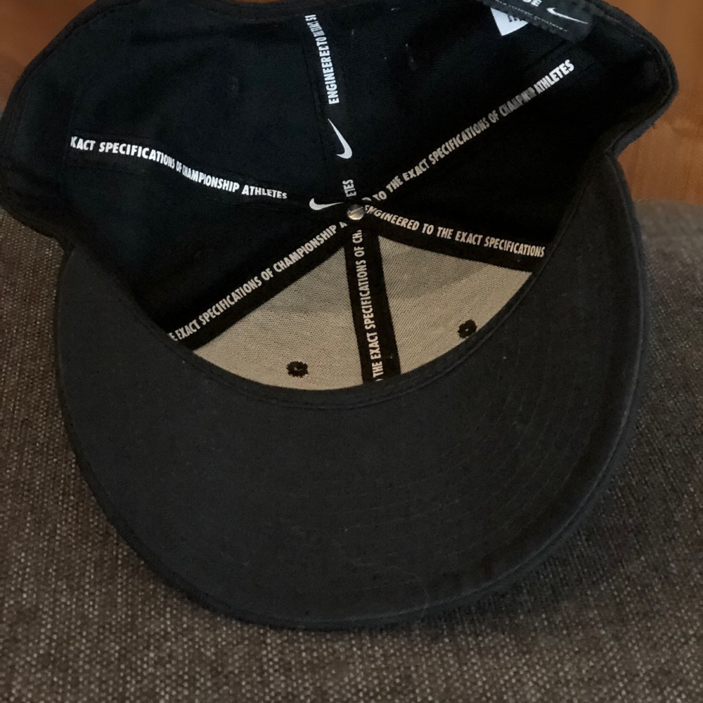 Nike cap - Picture 3 of 4